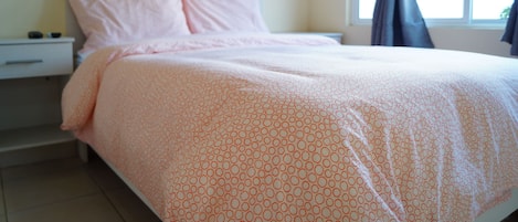 Suite  Matrimonial | Couette en duvet d'oie, ameublement personnalisé, bureau