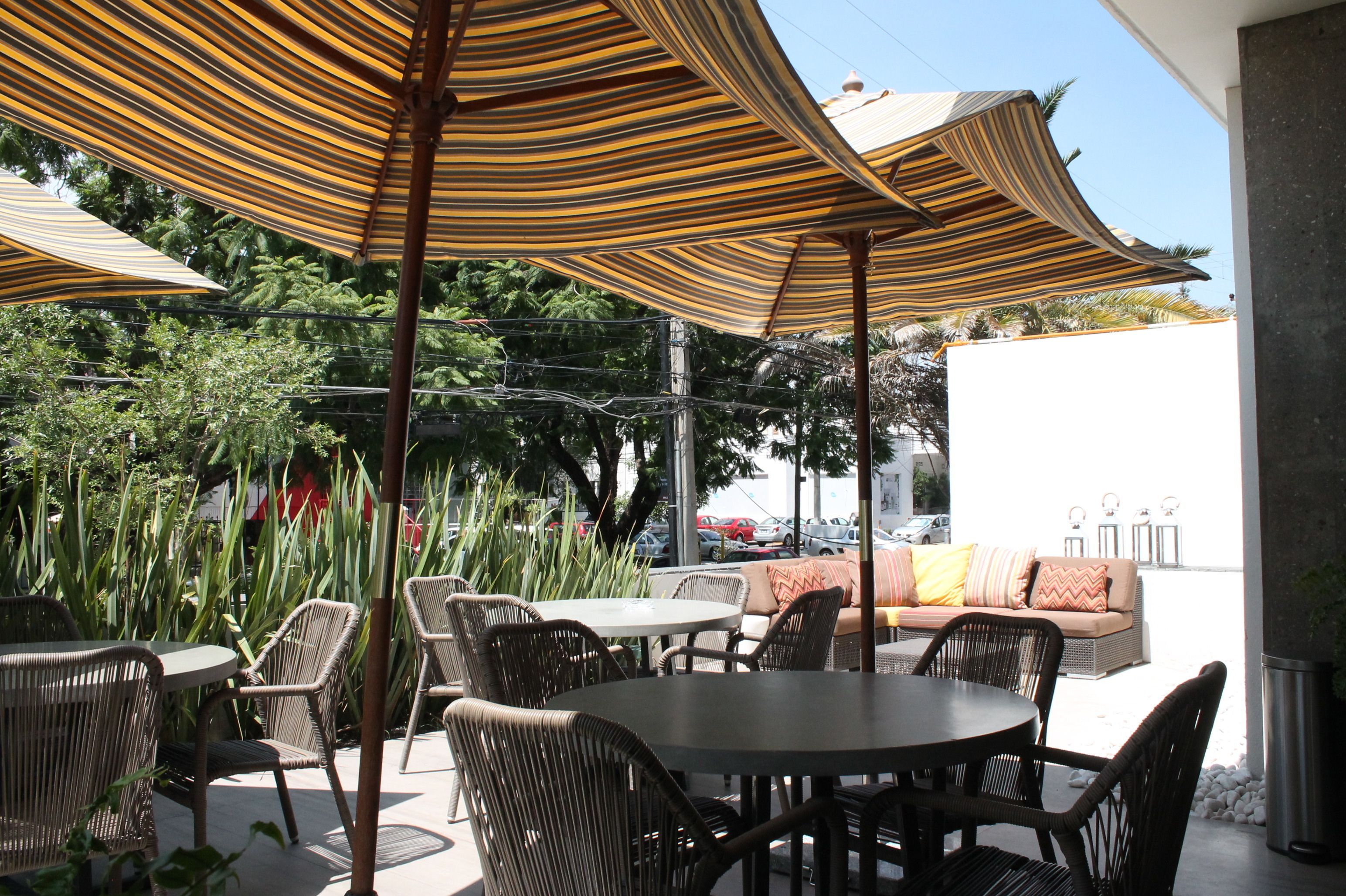 تناول الطعام بالخارج