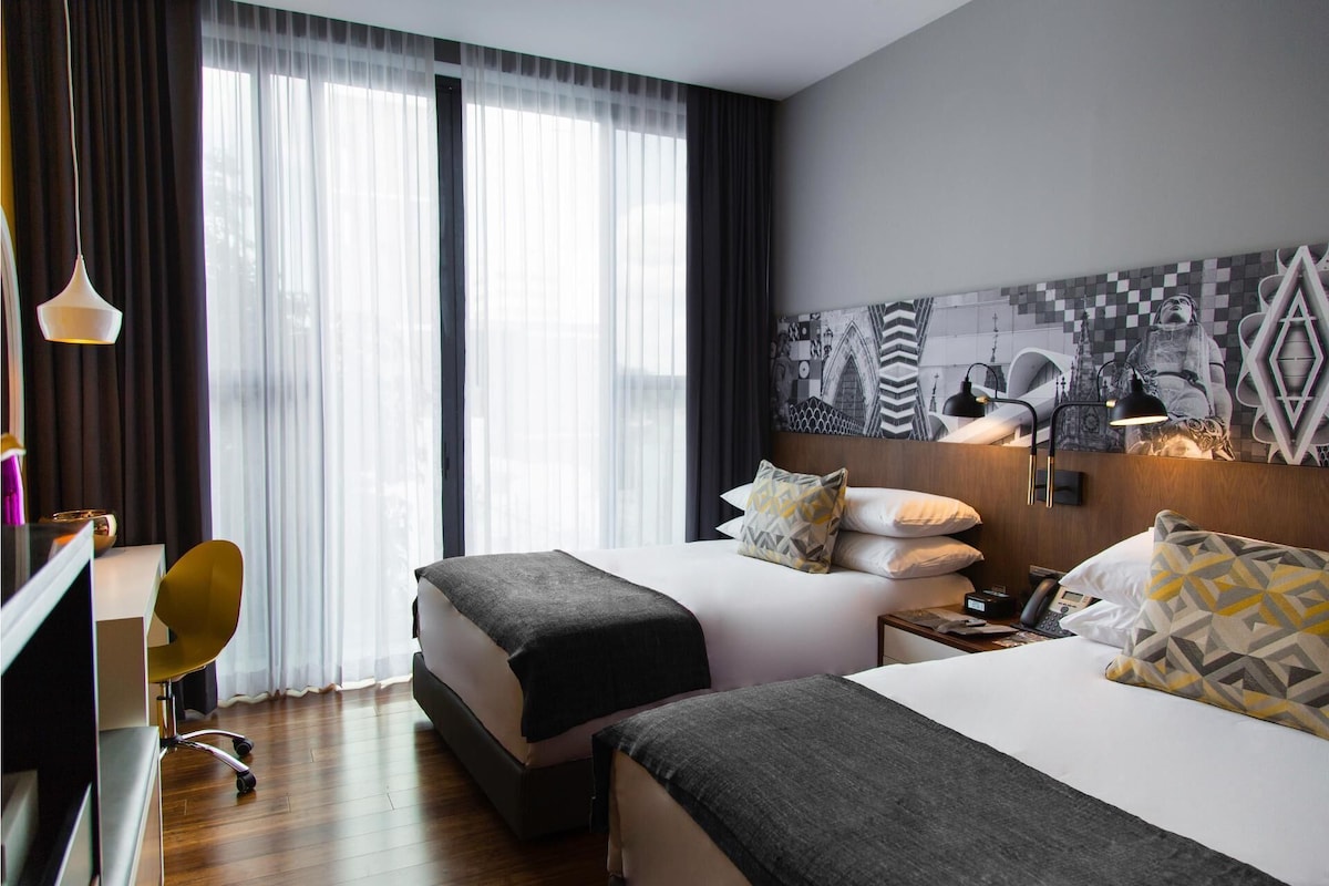 In-room safe, desk, soundproofing, iron/ironing board