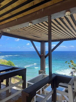 Breakfast, lunch and dinner served - Sea Cliff Resort (Long Bay)
