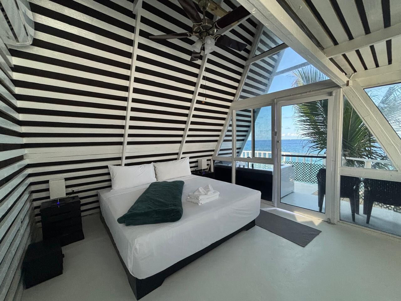 Egyptian cotton sheets, premium bedding, in-room safe