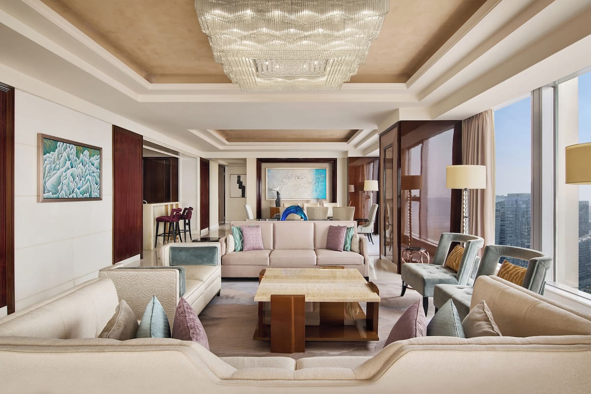 Suite Presidensial, 1 Tempat Tidur Twin | Area keluarga | Televisi LCD 55-inci dengan saluran TV digital dan TV