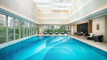 Indoor pool, sun loungers