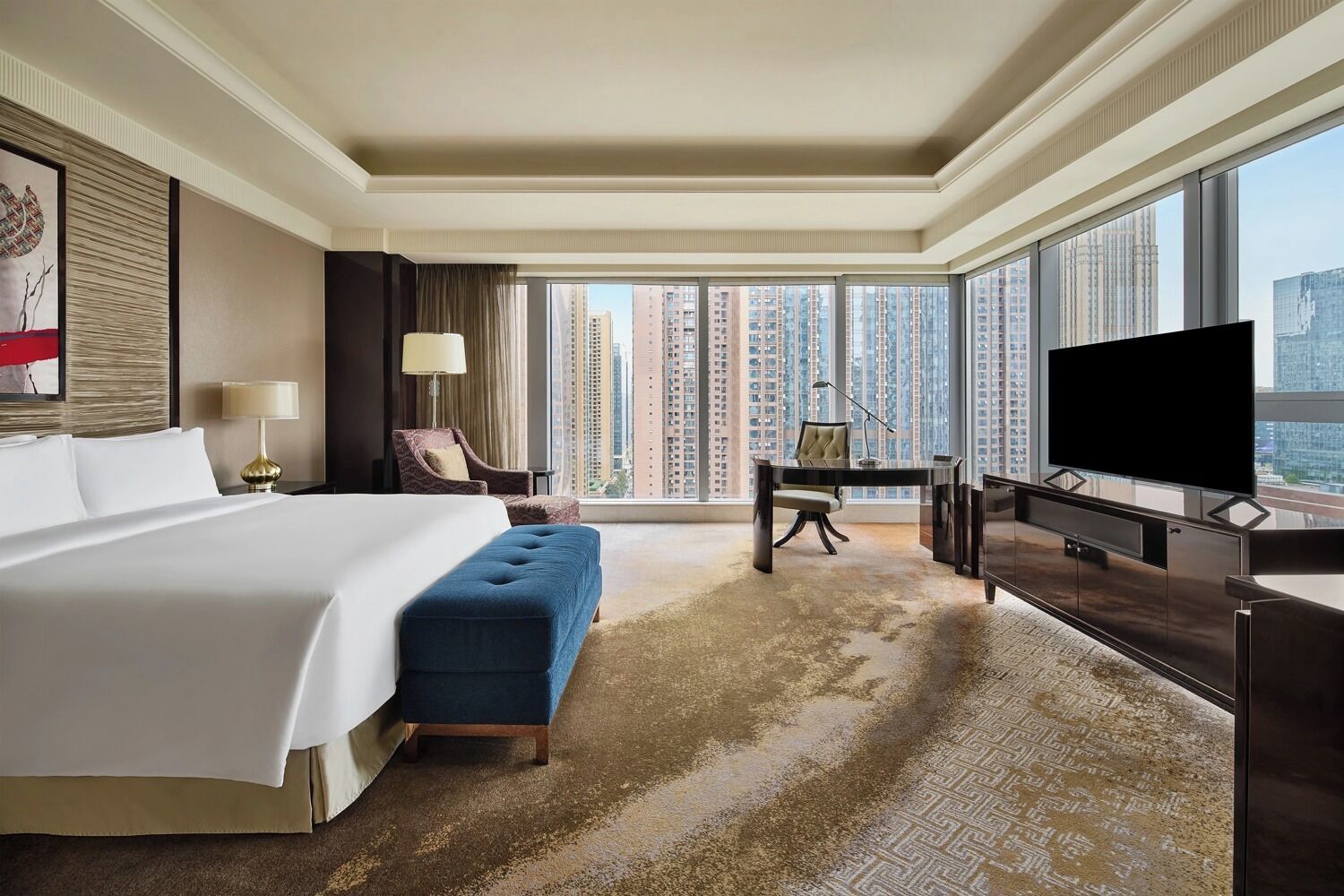 Premium bedding, down comforters, minibar, individually decorated