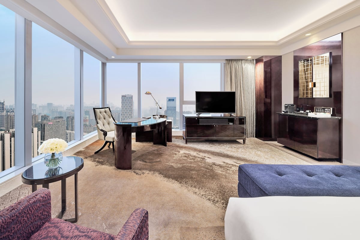 1 bedroom, premium bedding, down duvets, minibar