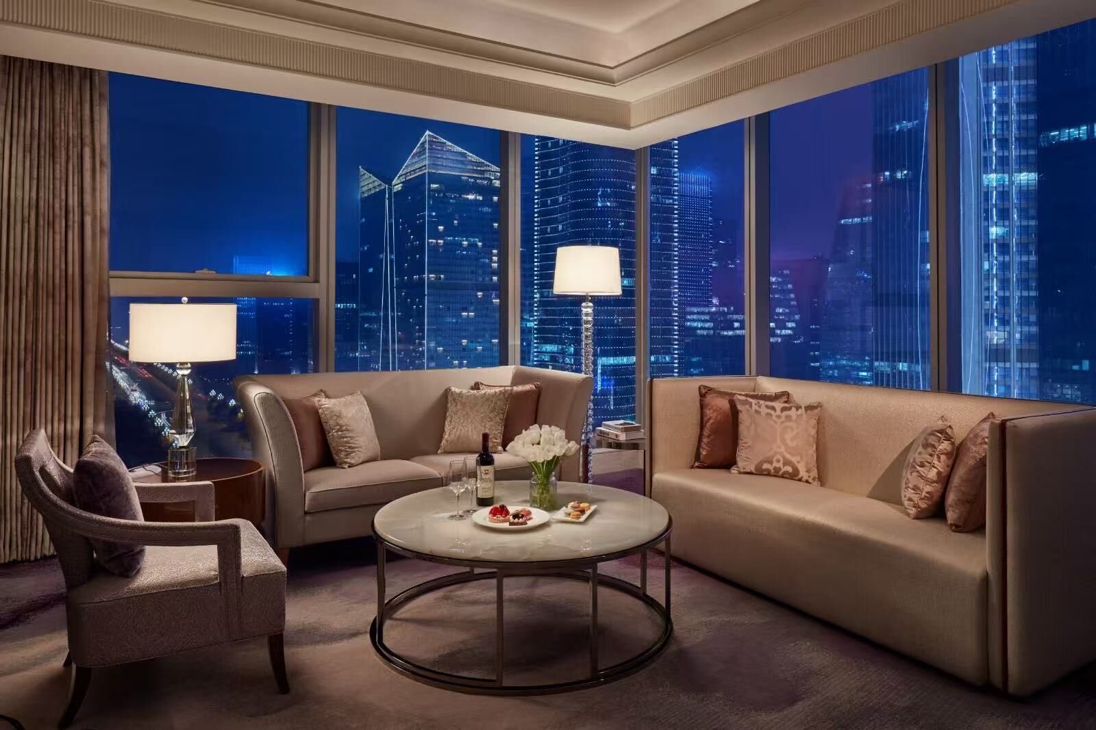 Suite, 1 Bedroom, Club Lounge Access (High Floor) | Premium bedding, down comforters, minibar, individually decorated