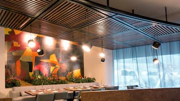 Buffet déjeuner servi tous les jours en supplément