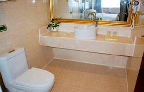 Bathroom - Rezen Qingdao Jiaozhou Xiyuena Hotel (Qingdao)