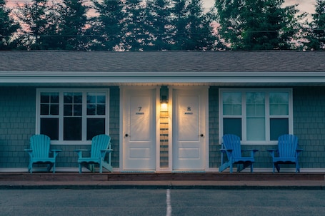 Fachada de la propiedad. North Rustico Harbour Inn