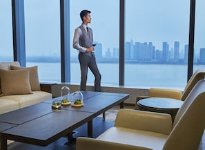 ห้องคลับ, เตียงใหญ่ 2 เตียง | เอ็กเซกคิวทีฟเลาจน์