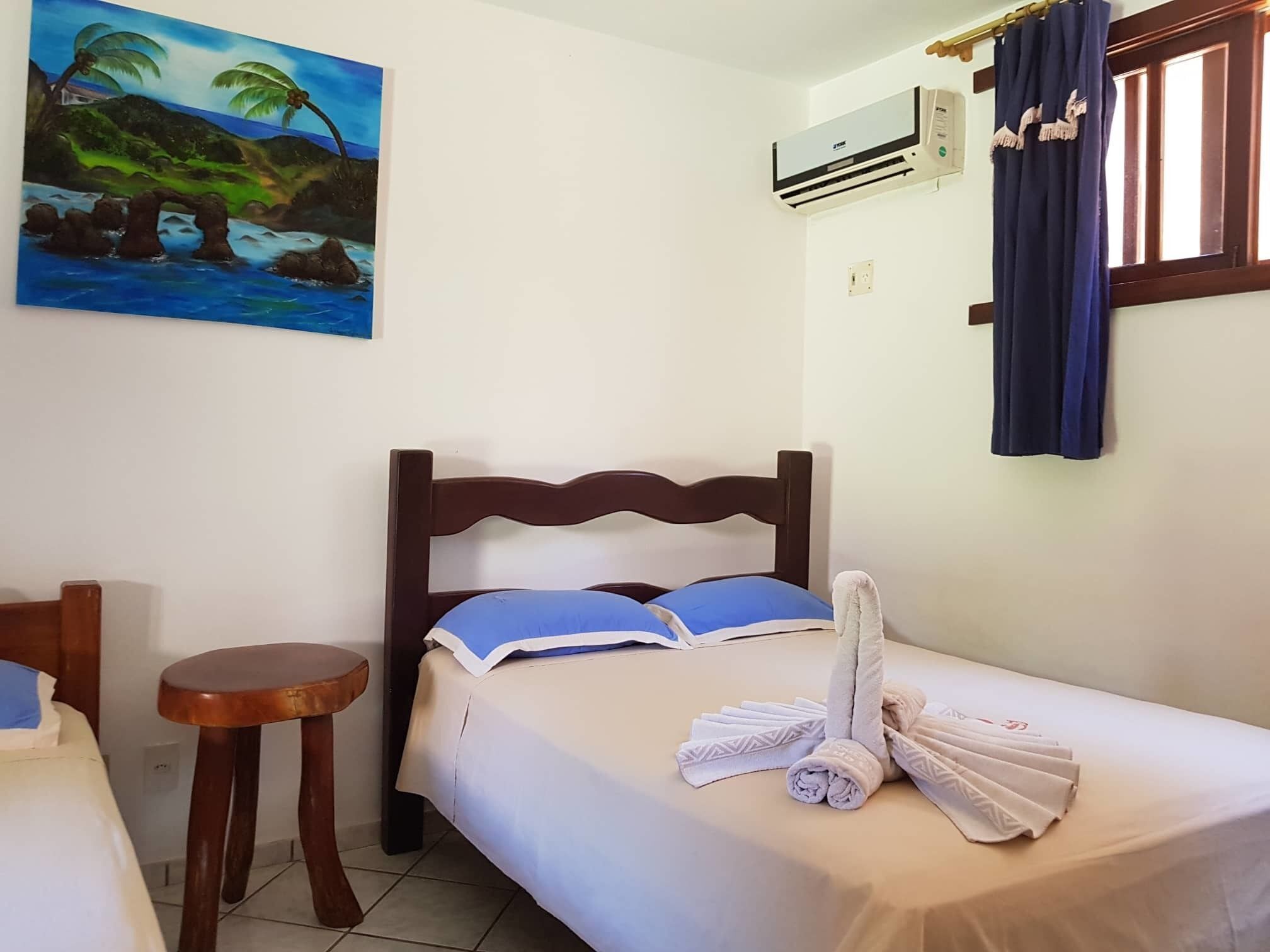 Frigobar, cofres nos quartos, Wi-Fi de cortesia, roupa de cama