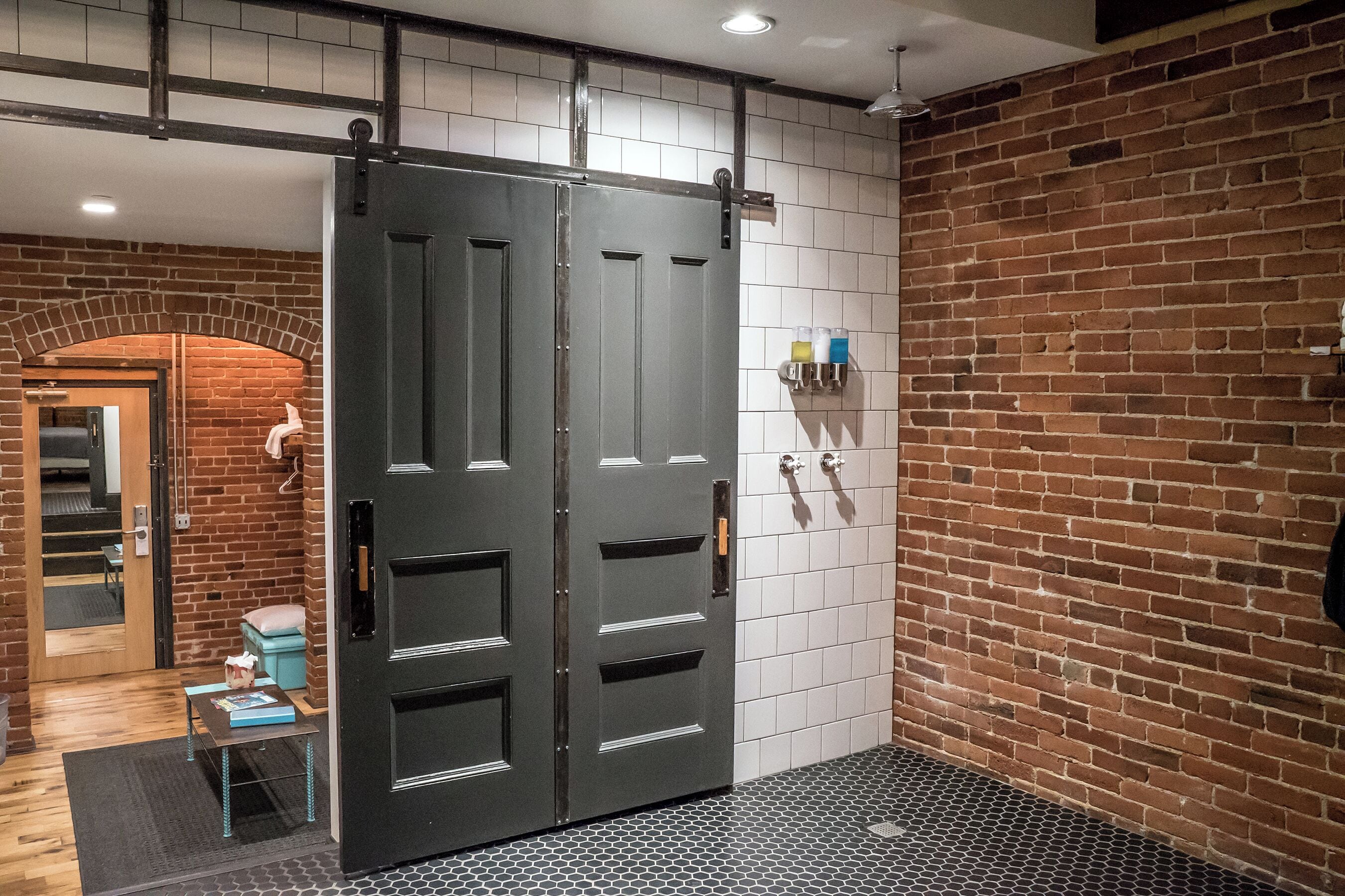 Studio romantique, salle de bain attenante, vue sur la ville (308 The Flood Room) | Salle de bain