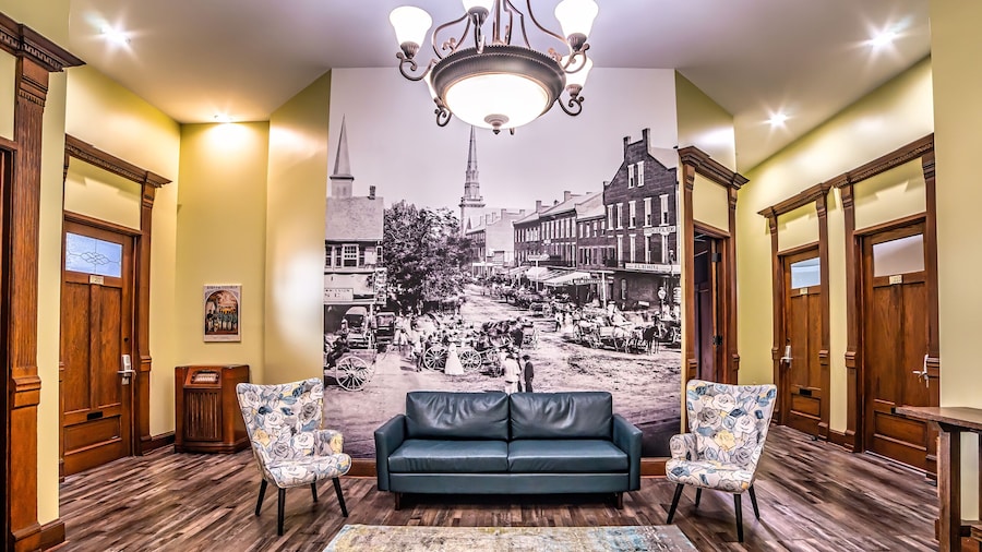 City Hall Grand Hotel