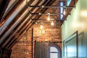 Romantisches Studio, mit Bad, Stadtblick (308 The Flood Room)