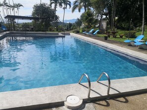 Outdoor pool - Hotel Villas de la Colina (Mercedes)