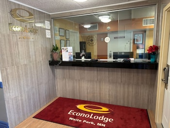 Econo Lodge Waite Park - St. Cloud