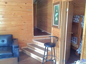 Ferienhaus, 2 Schlafzimmer | Wohnbereich | Fernseher, Kamin, DVD-Player