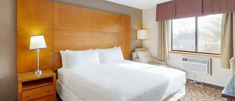 Habitación estándar, 1 cama King size | Escritorio, cortinas blackout, insonorización y wifi gratis