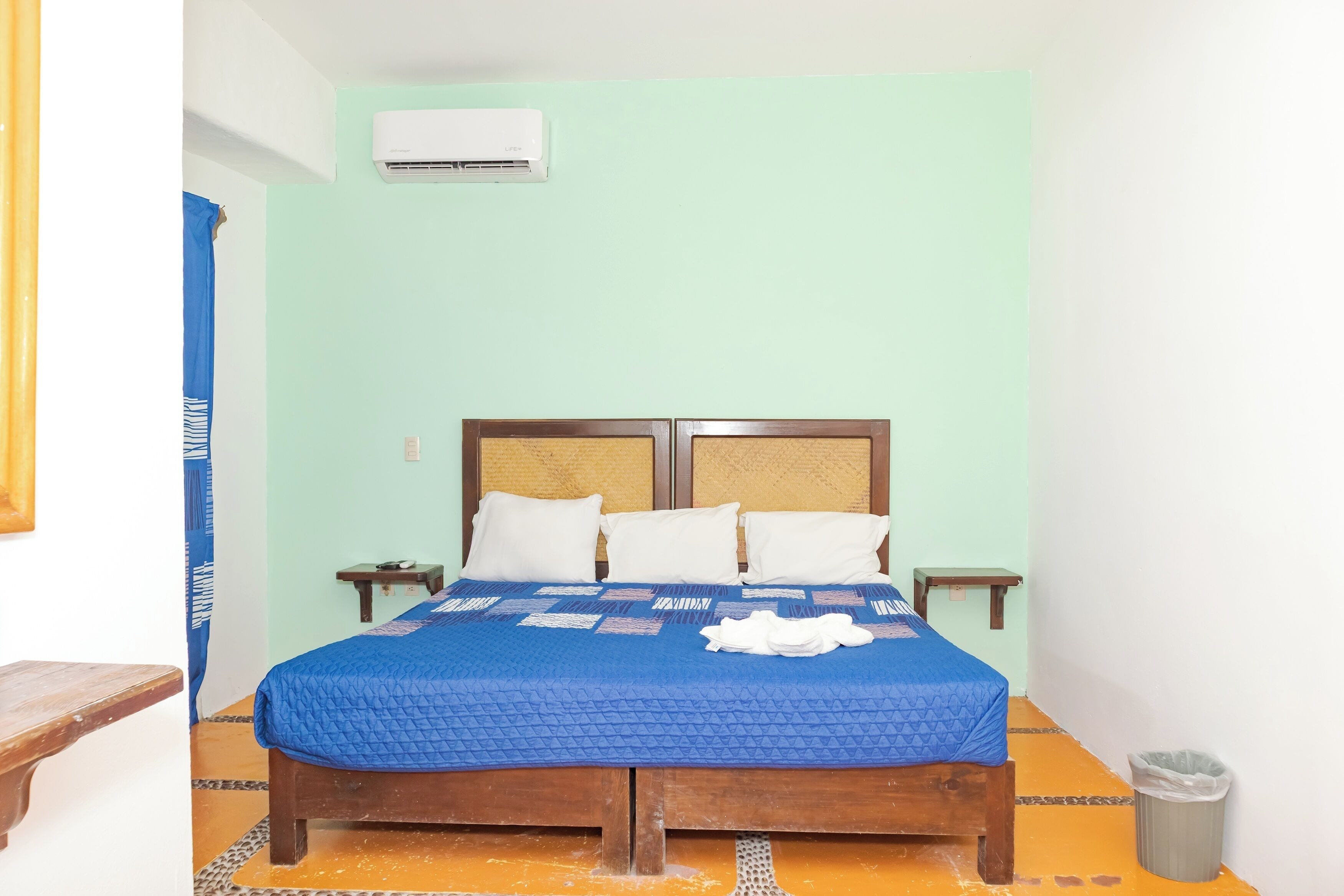 Habitación estándar | Decoración individual, escritorio, wifi gratis y ropa de cama