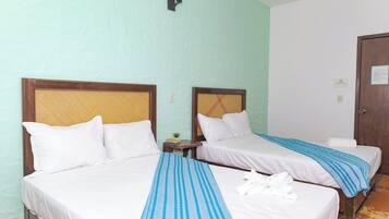 Standard Double Room | Bathroom | Shower, free toiletries, towels