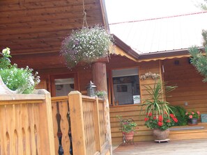 Terrace/patio - Blue Grouse Country Inn Bed & Breakfast (Clearwater)