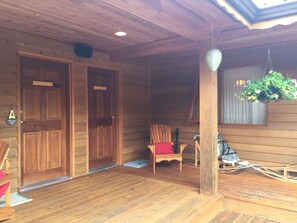 Porch - Blue Grouse Country Inn Bed & Breakfast (Clearwater)