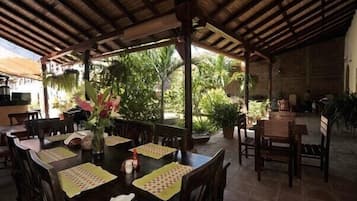 Free local cuisine breakfast