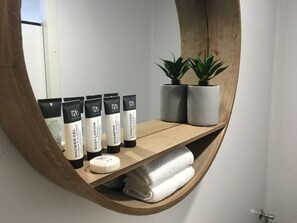 Shower, towels