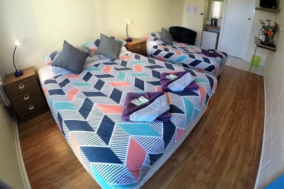 Wifi gratis y ropa de cama