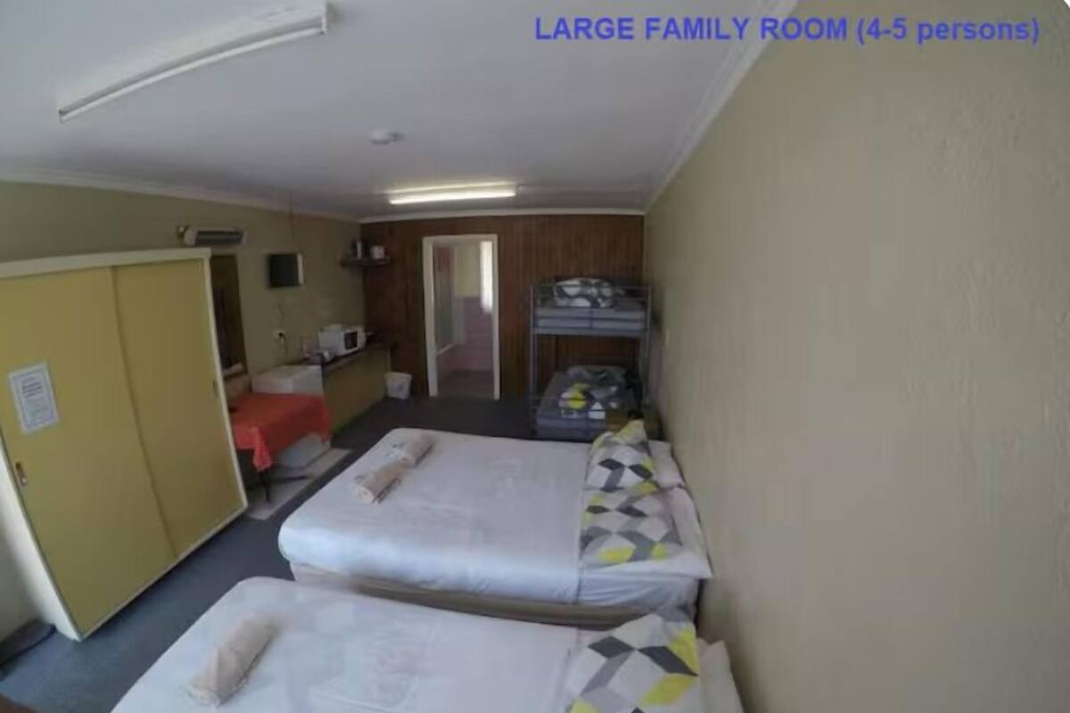 Family Room | Free WiFi, bed sheets