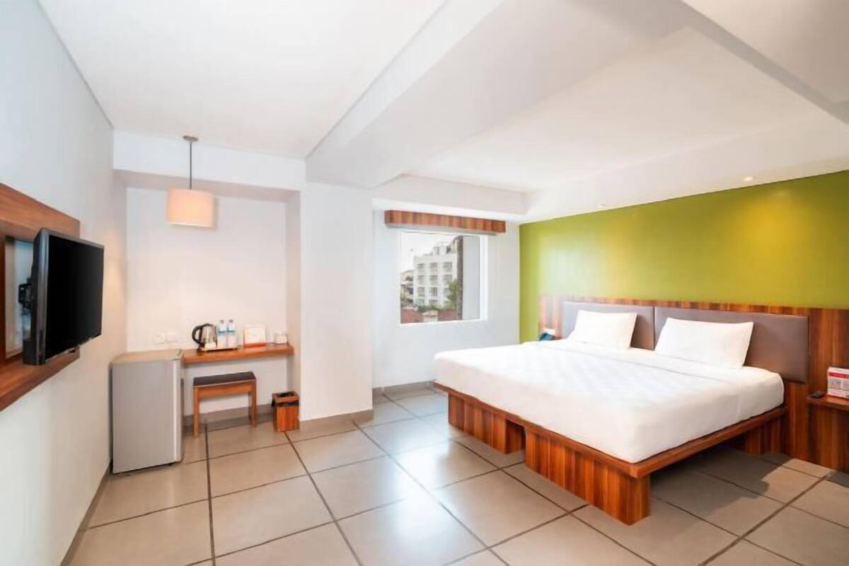 1 bedroom, in-room safe, desk, soundproofing