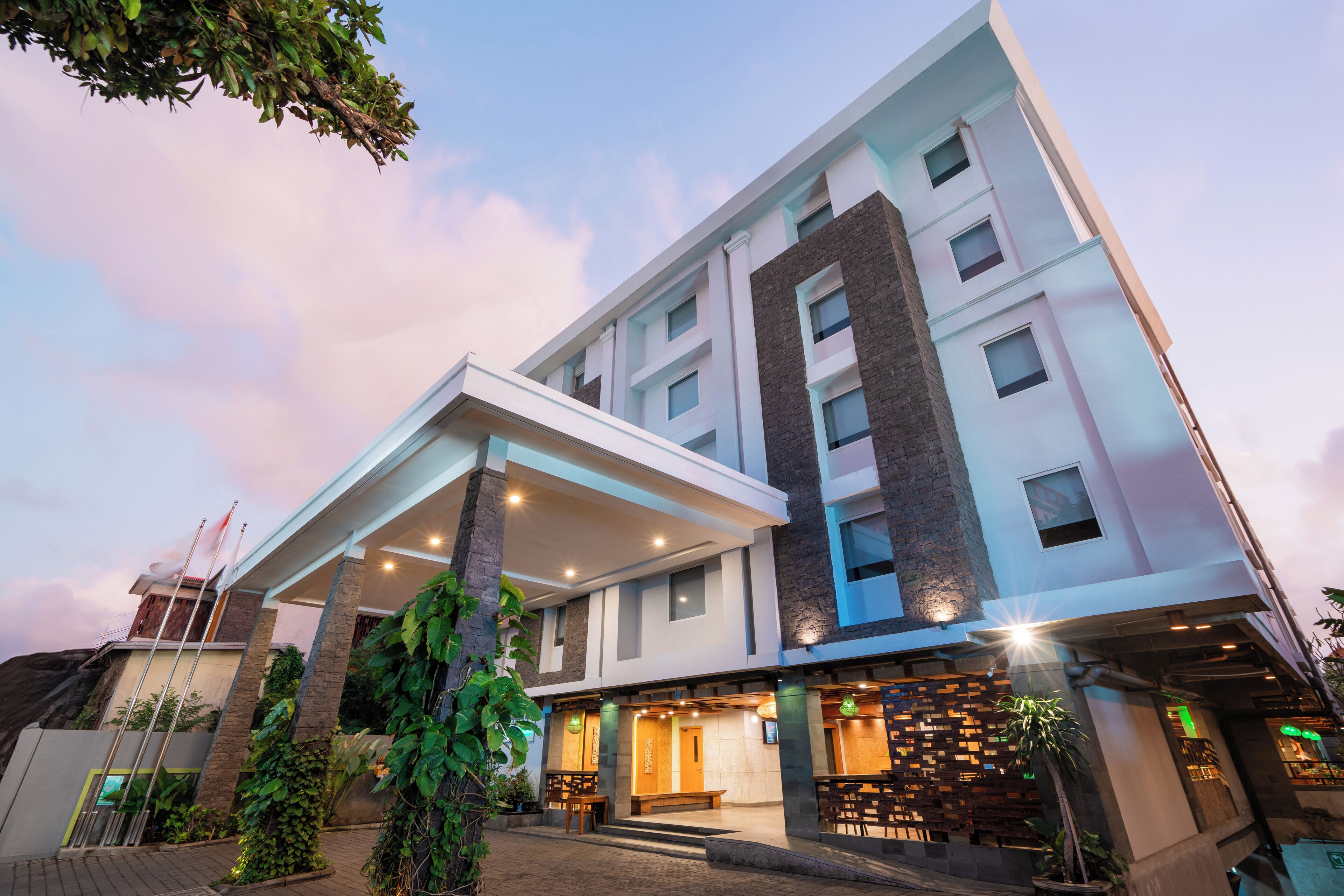 Indtjeknings-/udtjekningsautomat