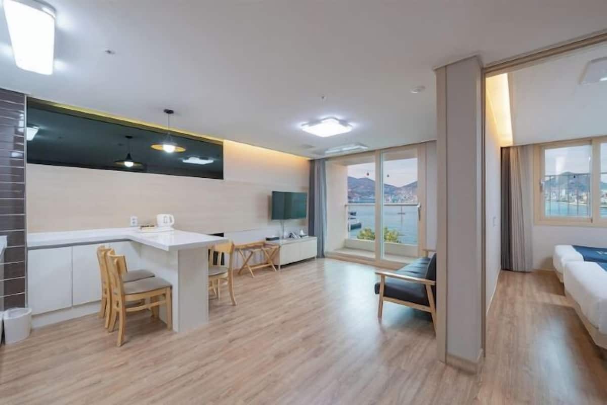 Luxe beddengoed, donzen dekbedden, verduisterende gordijnen, beddengoed