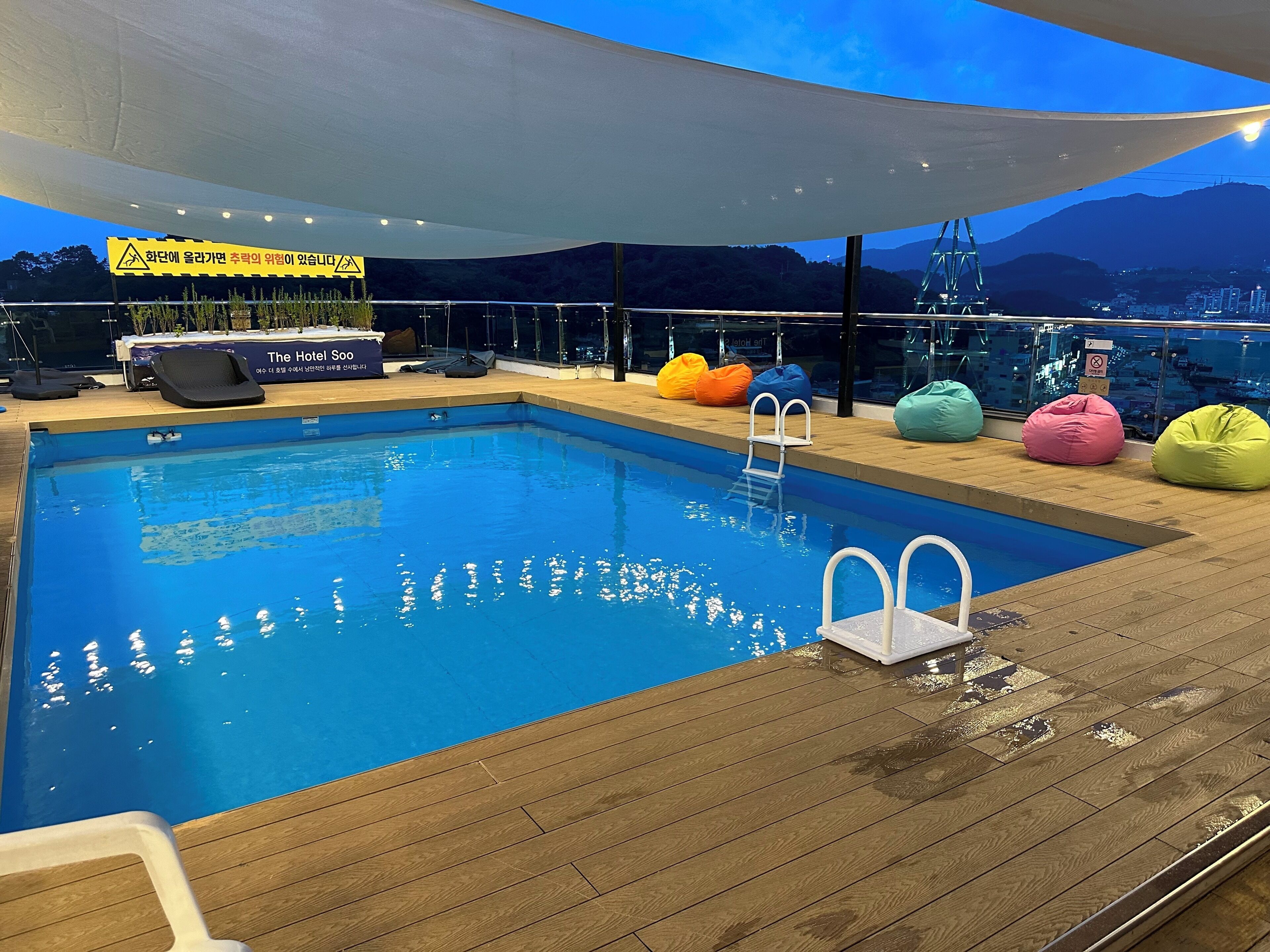 Piscina stagionale all'aperto