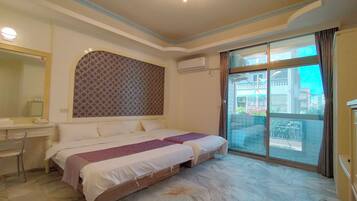 Elite Triple Room | Individually furnished, desk, laptop workspace, blackout drapes