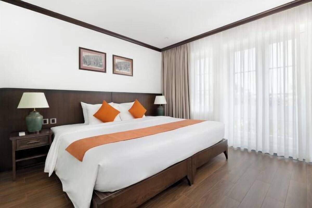 Premium bedding, minibar, in-room safe, individually furnished