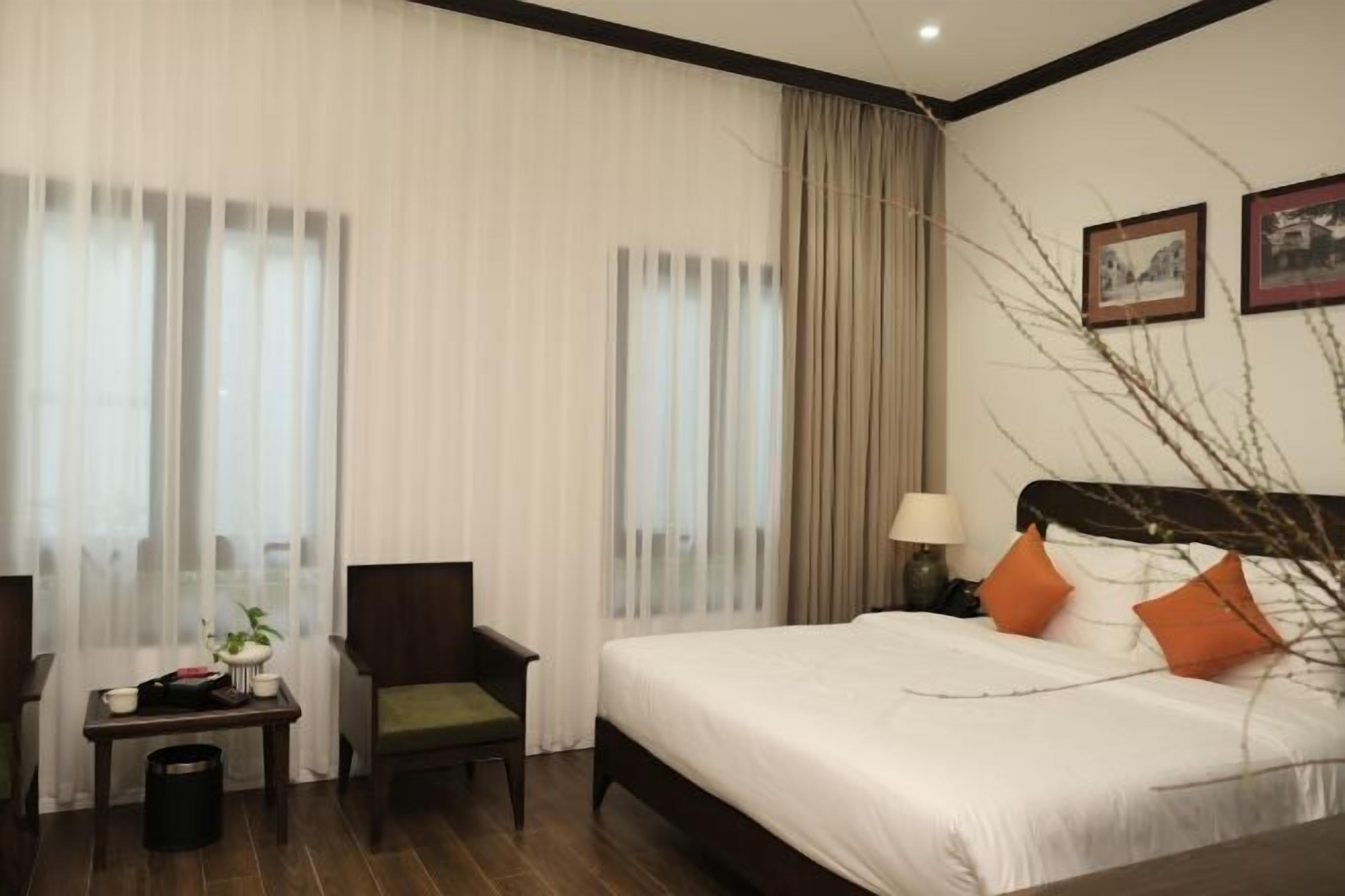 Premium bedding, minibar, in-room safe, individually furnished