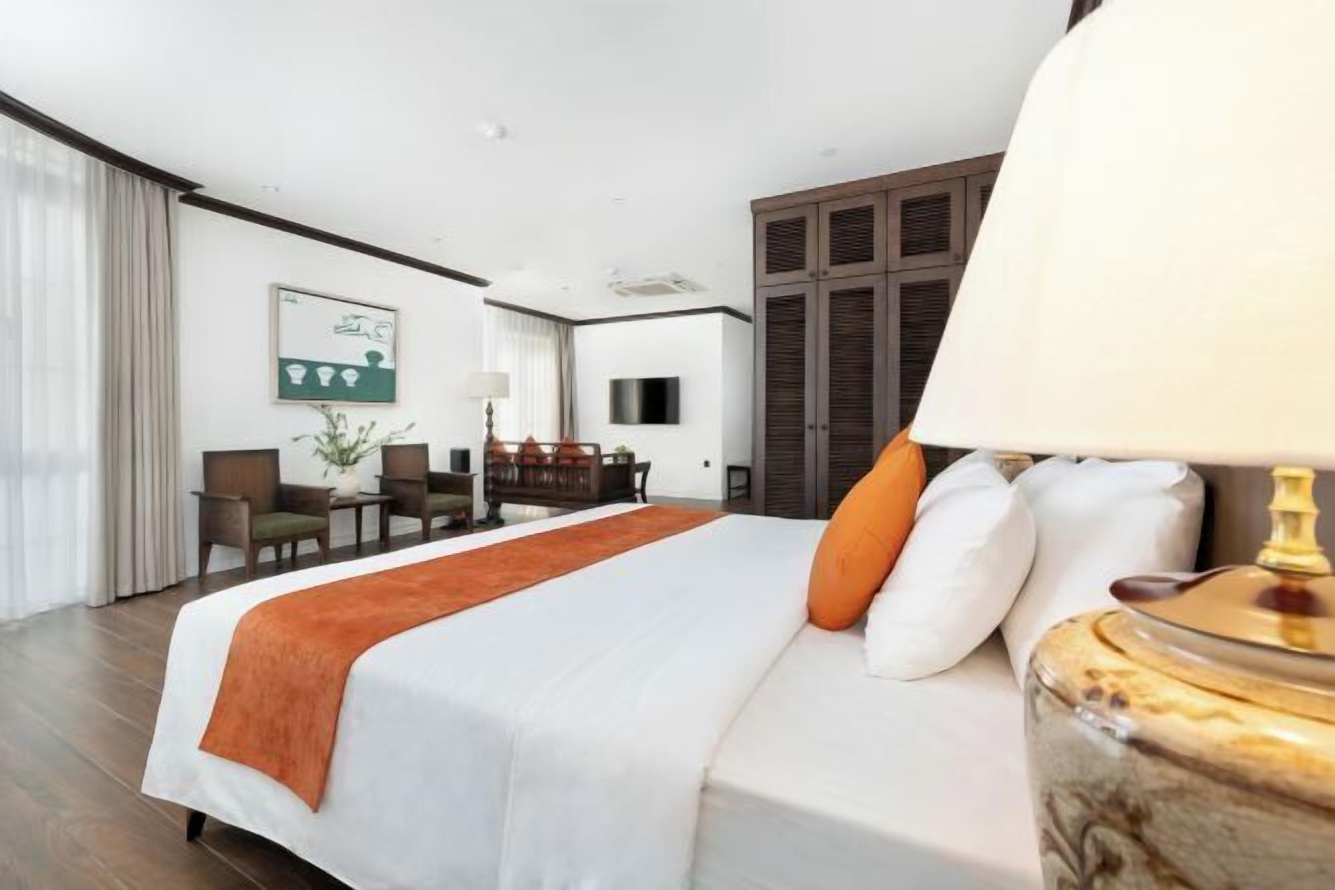 Premium bedding, minibar, in-room safe, individually furnished