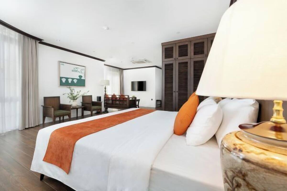 Premium bedding, minibar, in-room safe, individually furnished