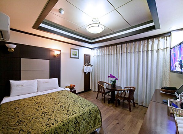 Schallisolierte Zimmer, kostenloses WLAN, Bettwäsche