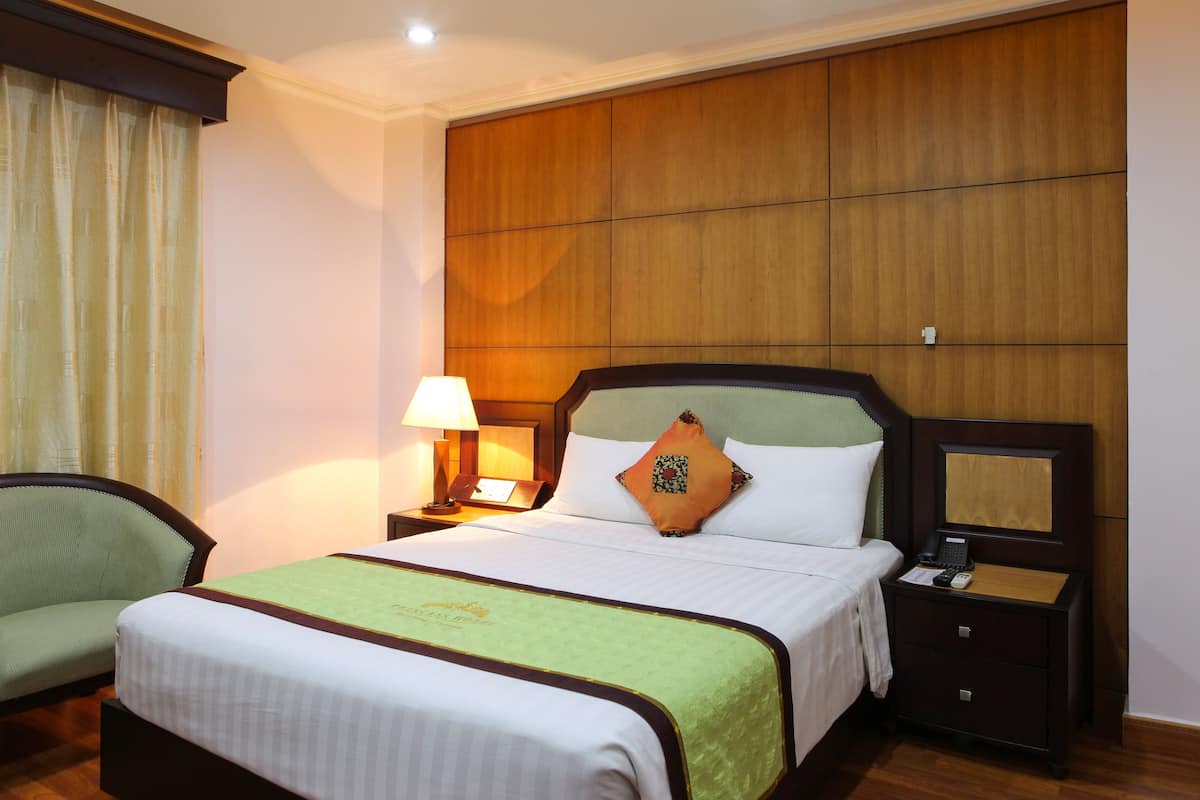 Minibar, in-room safe, desk, blackout curtains