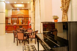 Bar (on property) - Princess Hotel Hai Phong (Hai Phong)