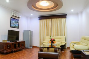 Princess Suite (VIP) | Living room | Flat-screen TV - Princess Hotel Hai Phong (Hai Phong)
