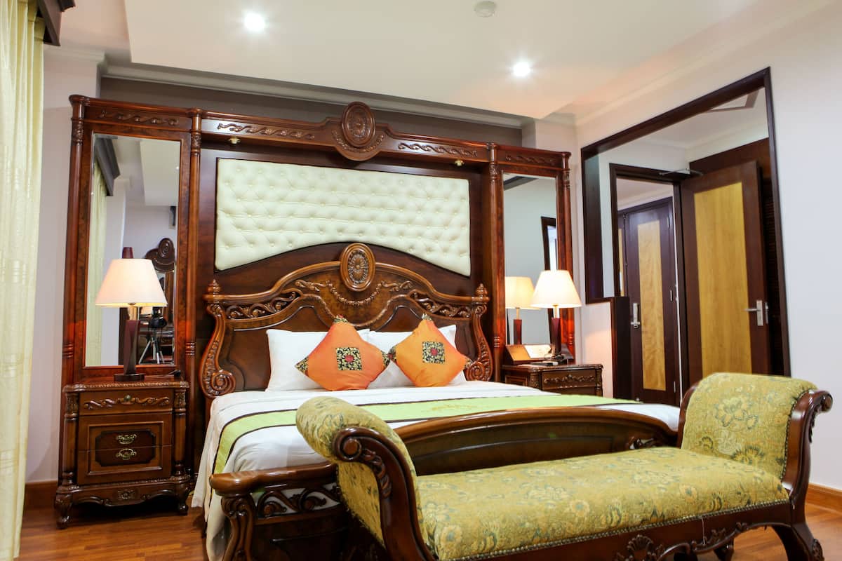 Princess Suite (VIP) | Minibar, in-room safe, desk, blackout curtains
