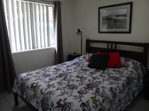 Artículos del minibar gratis y escritorio