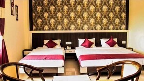 Desk, free rollaway beds, free WiFi - Hotel Olympia Inn (Hyderabad)