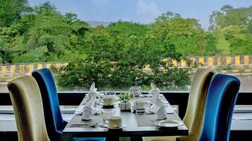 Se sirven desayunos, almuerzos, cenas y cocina vegetariana