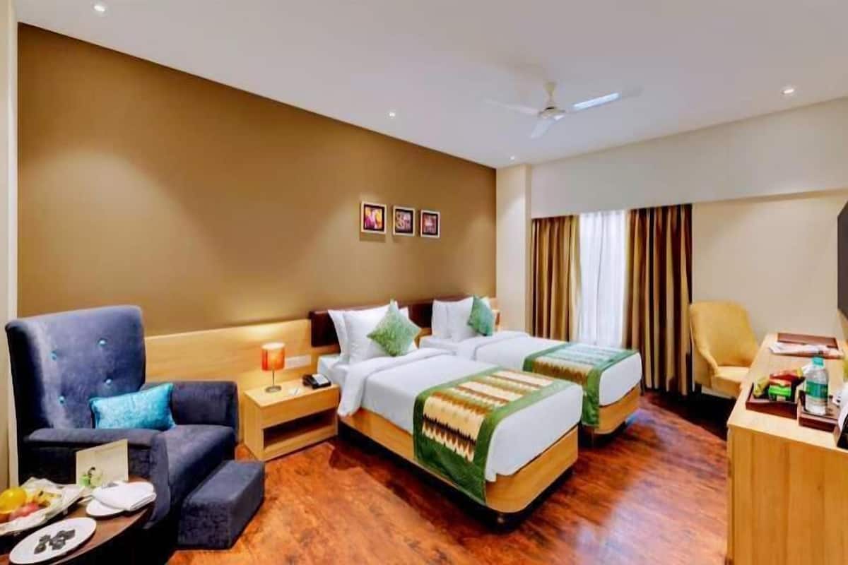 In-room safe, desk, laptop workspace, iron/ironing board