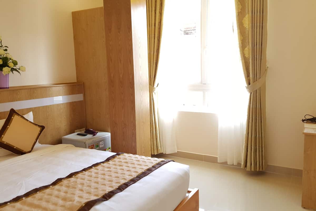 Superior Double Room, 1 Double Bed | In-room safe, desk, free WiFi