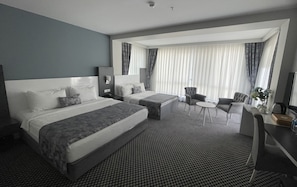 Deluxe Room | Minibar, in-room safe, desk, laptop workspace - Cavit Duvan Prestige Hotel (Edirne)